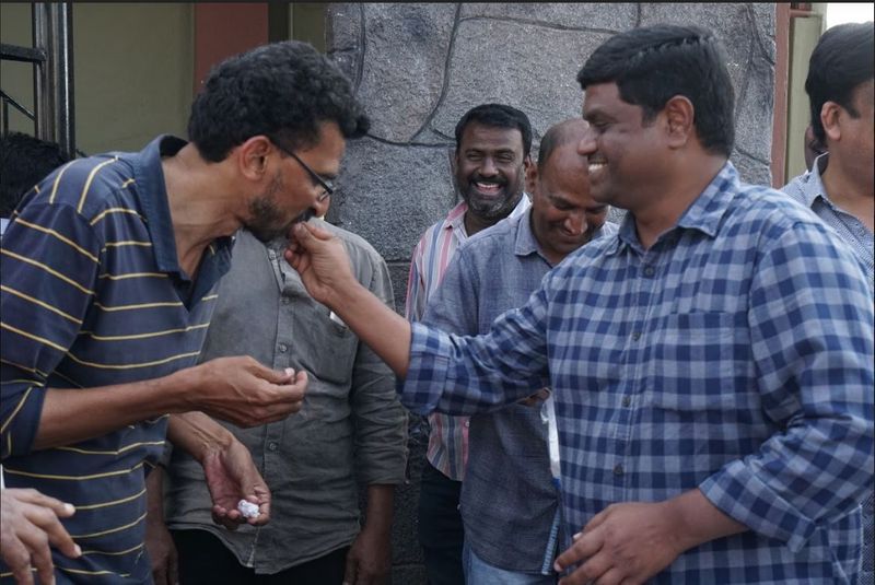 ఆన్ లొకేషన్ లో డైరెక్టర్ శేఖర్ కమ్ముల బర్త్ డే సెలబ్రేషన్స్..