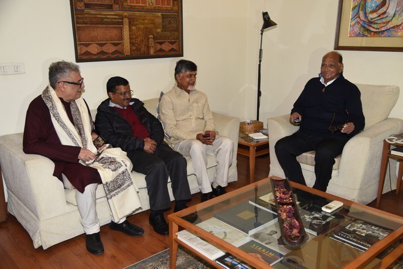 బిజెపియేతర పార్టీల నేతలతో చంద్రబాబు