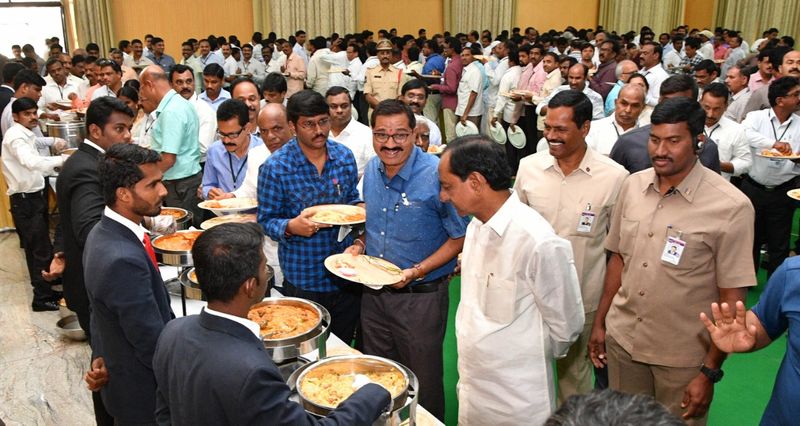 గ్రామ సర్పంచులు, కార్యదర్శుల శిక్షణపై అధికారులతో కేసీఆర్ సమావేశం