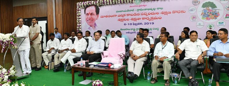 గ్రామ సర్పంచులు, కార్యదర్శుల శిక్షణపై అధికారులతో కేసీఆర్ సమావేశం