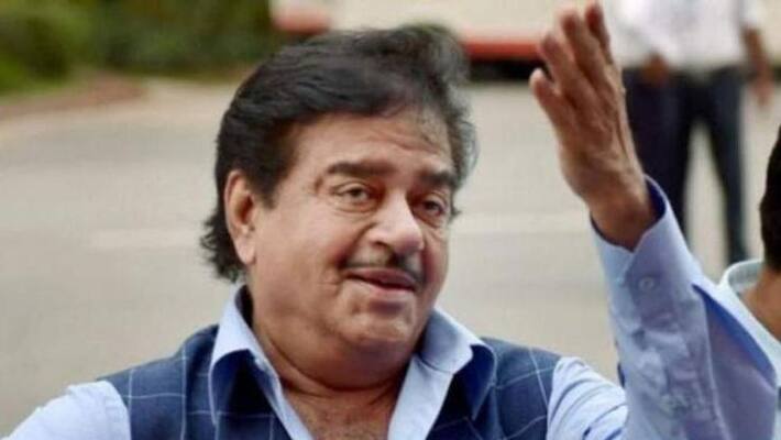 bjp mp shatrughan sinha supports chandrababu dheeksha in new delhi bjp mp shatrughan sinha supports chandrababu dheeksha in new delhi