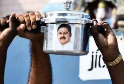 Supreme court refuse to give pressure cooker election symbol ti Dinakaran