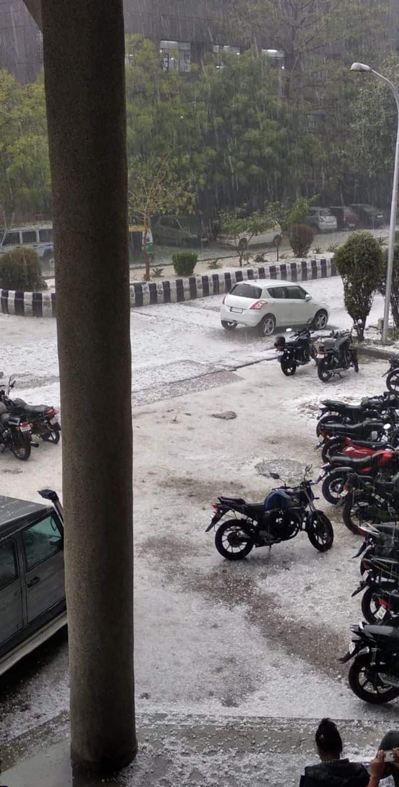 Severe hailfall was witnessed in Noida's Sector 137, 138, 91, 93A, 62, 63, 35, 37, 71, 75, 76, 77, 121, 122 and 123 and other sectors near the Noida Greater Noida expressway.