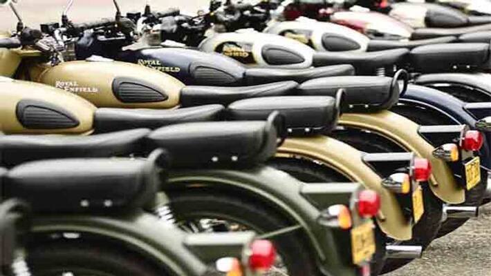 Royal Enfield Hikes Prices Across 350- 500 cc Motorcycle Range Royal Enfield Hikes Prices Across 350- 500 cc Motorcycle Range