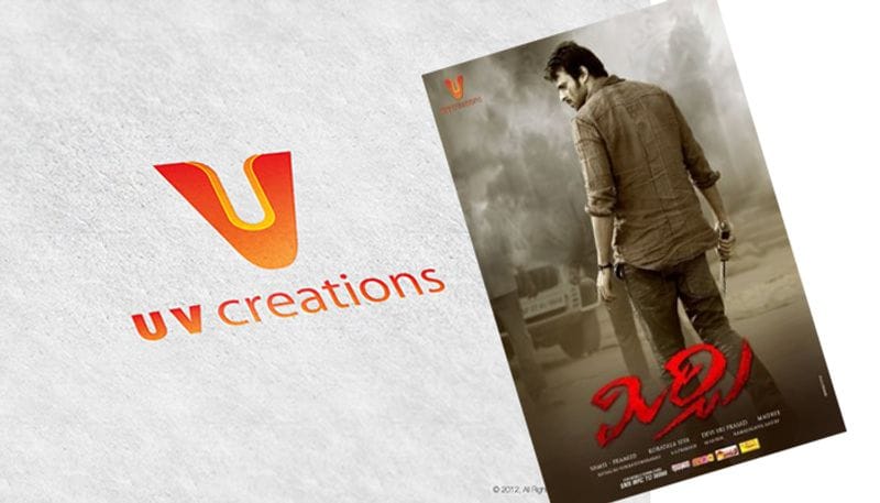 మిర్చి తెరకెక్కడానికి మొదటి కారణం యూవీ క్రియేషన్స్. టాప్ ప్రొడక్షన్ సంస్థ గా టాలీవుడ్ లో గుర్తింపు తెచ్చుకున్న ఈ నిర్మాణ సంస్థ మొదటి సినిమా మిర్చి. ప్రభాస్ చిరకాల స్నేహితులైన వంశీ అలాగే ప్రభాస్ సోదరుడు ప్రమోద్ లు ఈ నిర్మాణ సంస్థను స్థాపించారు.