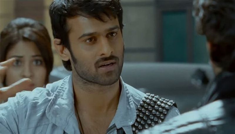 ఈ సినిమాలో యాక్షన్స్ తో పాటు డైలాగ్స్ కూడా బాగా పాపులర్ అయ్యాయి. 'కటౌట్ చూసి కొన్ని కొన్ని నమ్మేయాలి డ్యూడ్... ఇది ప్రభాస్ మిర్చి స్టామినా.. అరవై ఏళ్ళైనా ప్రభాస్ అభిమానులు ఈ సినిమాను మర్చిపోలేరు.