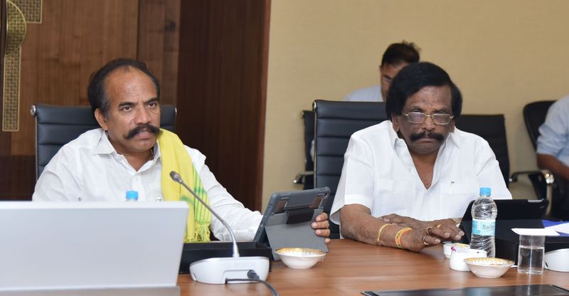చివరి క్యాబినెట్ మీటింగ్లో ముఖ్యమంత్రి, మంత్రులు