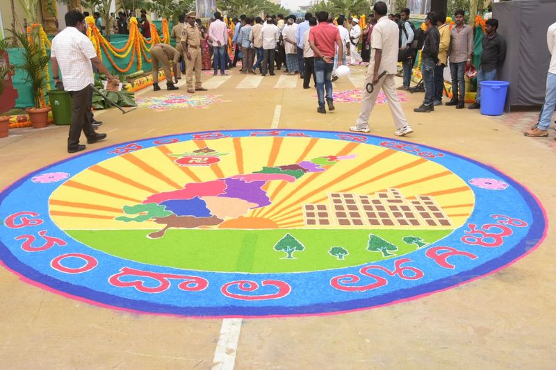 ఏపిలో పేదల ఇల్లు.. చిత్ర మాలిక