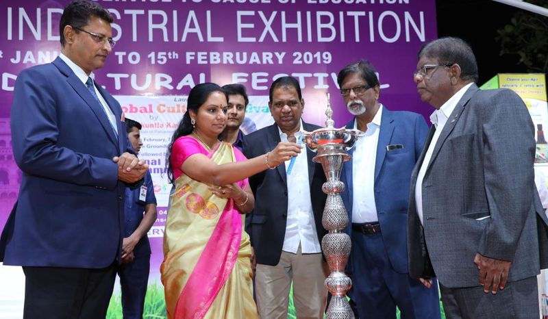 నుమాయిష్లో గ్లోబల్ కల్చరల్ ఫెస్టివల్ను ప్రారంభించిన ఎంపీ కవిత (ఫోటోలు)