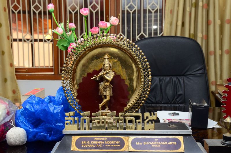 డైరెక్టర్ విజయ బాపినీడుకి సినీ తారల నివాళి (ఫొటోస్)