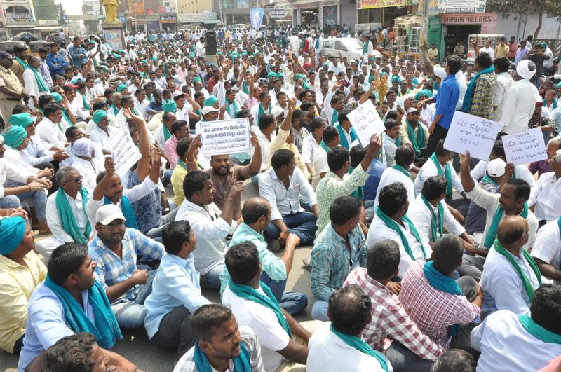 నిజామాబాదులో కదం తొక్కిన ఎర్రజొన్న, పసుపు రైతులు