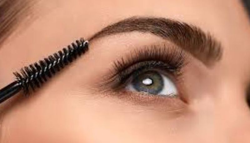 Eyebrow Shaping At Home here easy tips to look beautiful