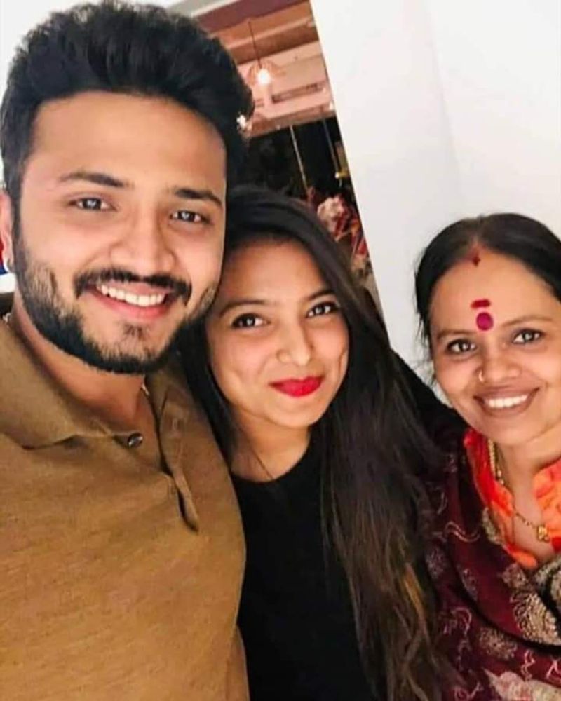Agnisaakshi fame Vijay Surya gets married with relative Chaitra