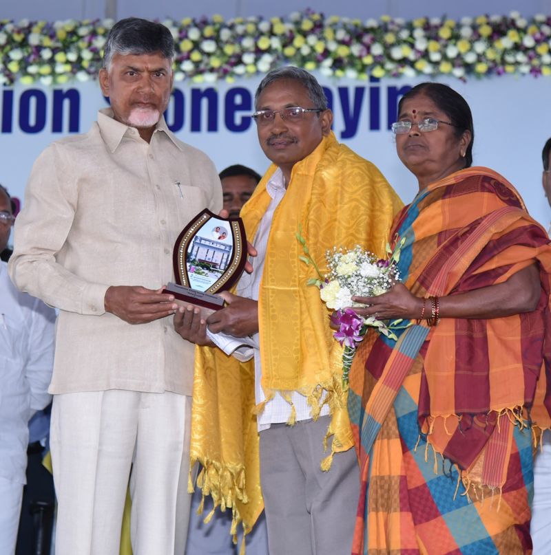 బసవతారకం క్యాన్సర్ హాస్పిటల్ శంకుస్థాపనలో బాలయ్య, చంద్రబాబు దంపతులు