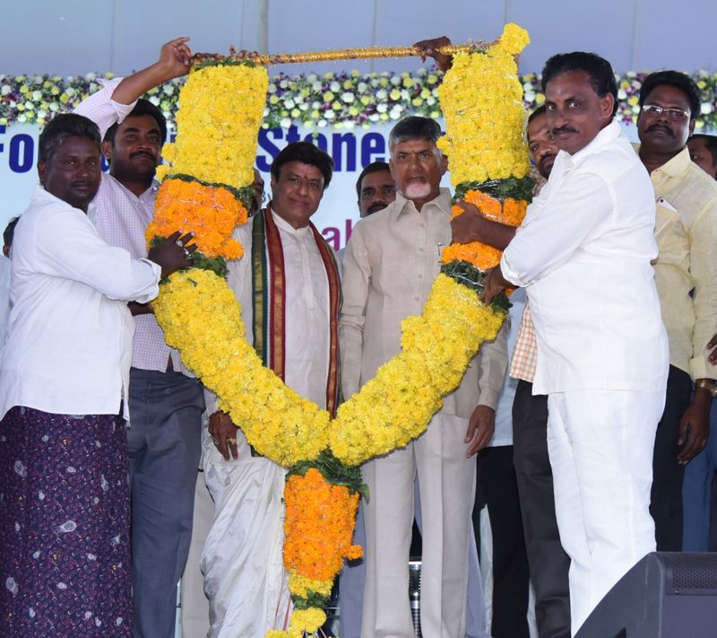 బసవతారకం క్యాన్సర్ హాస్పిటల్ శంకుస్థాపనలో బాలయ్య, చంద్రబాబు దంపతులు
