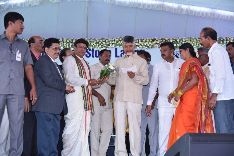 బసవతారకం క్యాన్సర్ హాస్పిటల్ శంకుస్థాపనలో బాలయ్య, చంద్రబాబు దంపతులు