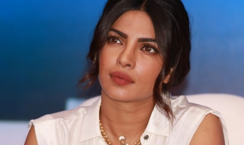 ''ద్వేషం ఎప్పటికీ సమాధానం కాదని'' ప్రియాంక చోప్రా స్పందించింది