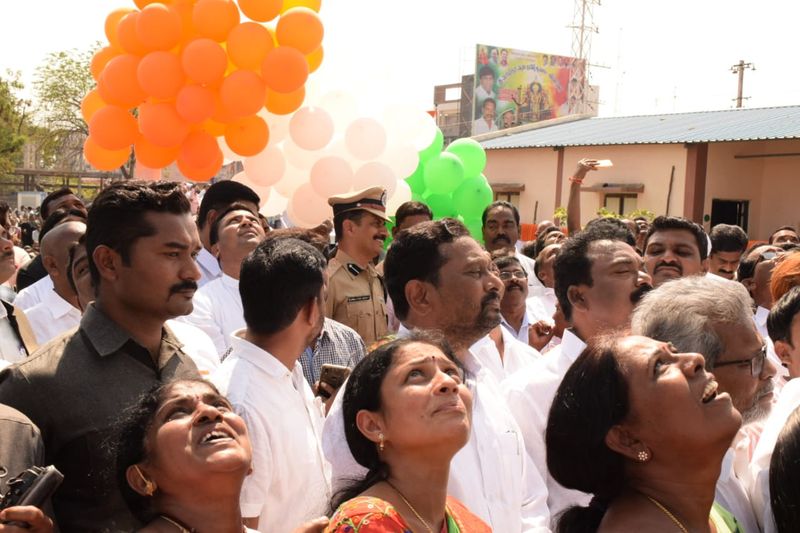 దేశంలో మూడో అతి పెద్ద జాతీయ పతాక కరీంనగర్ లోనే...