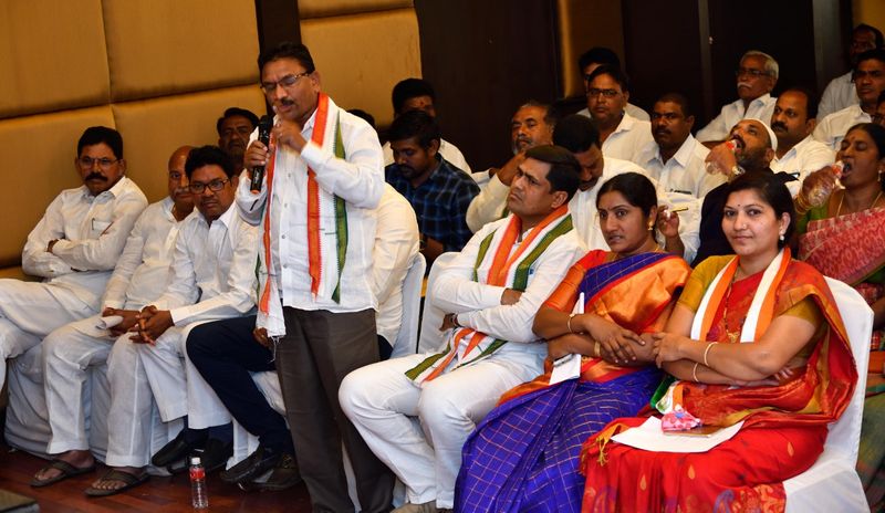 భారత సైనికుల మృతికి టిపిసిసి సంతాపం...రెండు నిమిషాల మౌనం