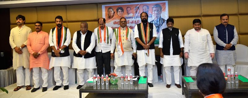 భారత సైనికుల మృతికి టిపిసిసి సంతాపం...రెండు నిమిషాల మౌనం