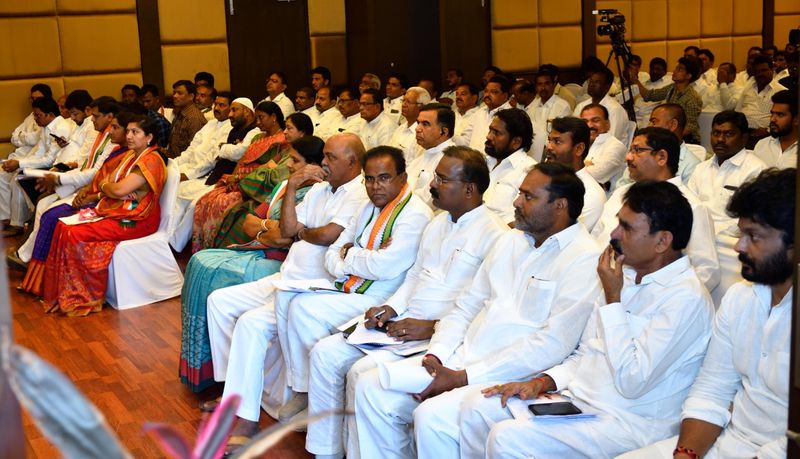 భారత సైనికుల మృతికి టిపిసిసి సంతాపం...రెండు నిమిషాల మౌనం