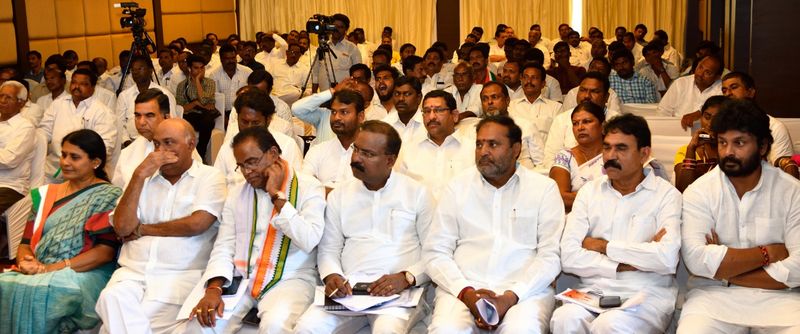 భారత సైనికుల మృతికి టిపిసిసి సంతాపం...రెండు నిమిషాల మౌనం