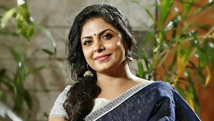 actress asha sarath complaints at cyber crime actress asha sarath complaints at cyber crime
