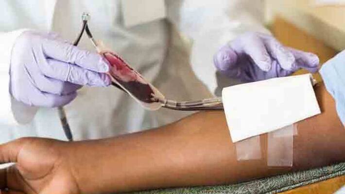 crpf jawans blood donating to maoist crpf jawans blood donating to maoist