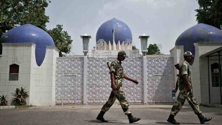 Pulwama terror attack: Pakistan Govt calls back his high commissioner from india Pulwama terror attack: Pakistan Govt calls back his high commissioner from india