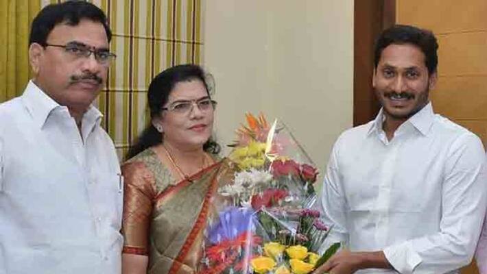 killi kruparani joining ysrcp killi kruparani joining ysrcp