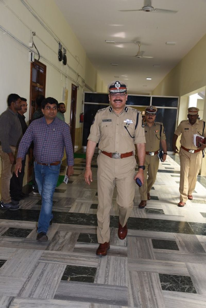 తెలంగా అసెంబ్లీ సమావేశాల ఏర్పాట్లపై స్పీకర్ సమీక్ష(ఫోటోలు)