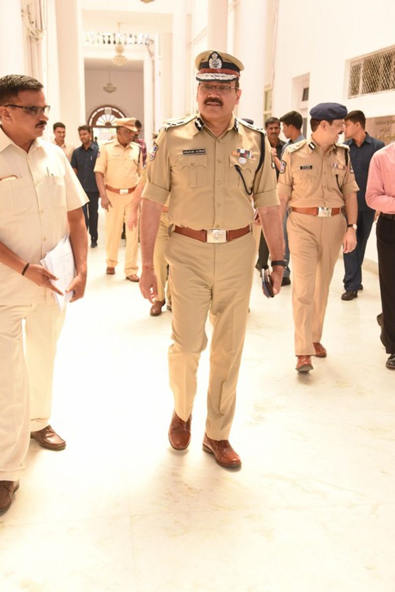 తెలంగా అసెంబ్లీ సమావేశాల ఏర్పాట్లపై స్పీకర్ సమీక్ష(ఫోటోలు)