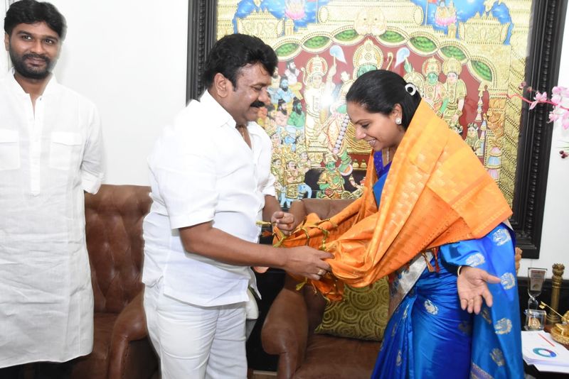 కవిత, కేటీఆర్లను కలిసిన మంత్రి తలసాని (ఫోటోలు)