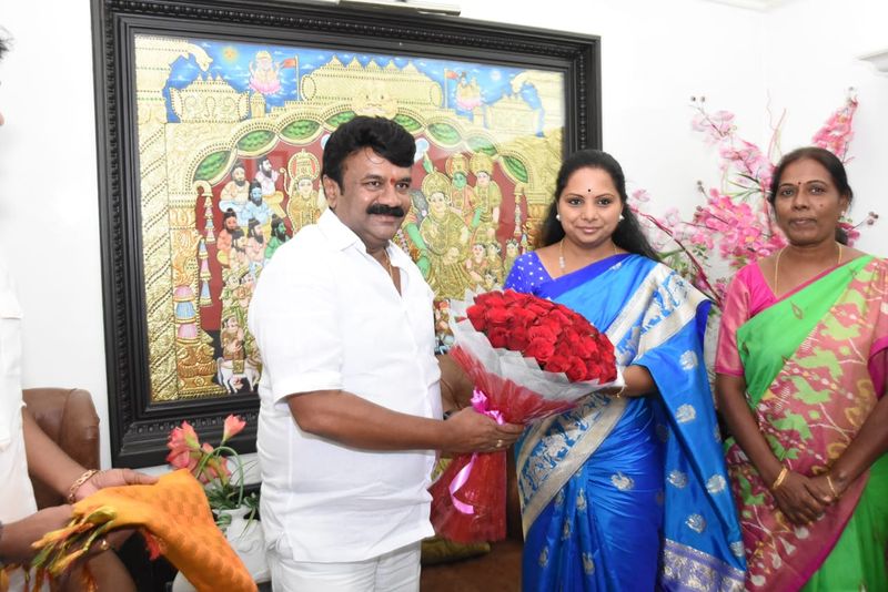 కవిత, కేటీఆర్లను కలిసిన మంత్రి తలసాని (ఫోటోలు)