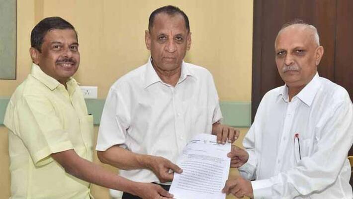 EX CS IYR KrishnaRao meets Governor narasimhan and complaints on AP Cm Chandrababu naidu EX CS IYR KrishnaRao meets Governor narasimhan and complaints on AP Cm Chandrababu naidu