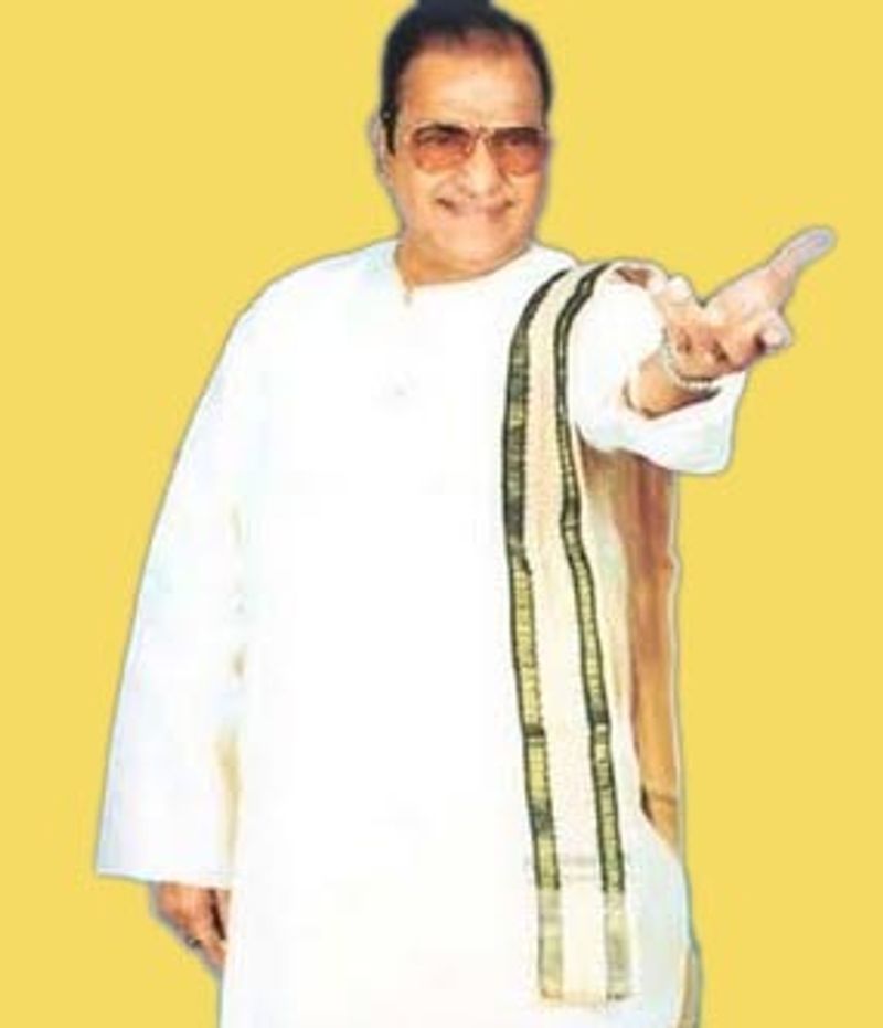 1984 ఆగష్టు సంక్షోభంలో నాదెండ్ల కీలకంగా పనిచేశారని ఈ సినిమాలో సన్నివేశాలను పొందుపర్చారు. నాదెండ్ల భాస్కర్ రావు అనుమానించినట్టుగా సినిమాలో సన్నివేశాలు ఉన్నాయి.