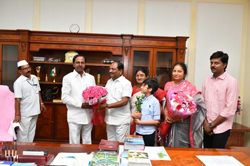 కేసీఆర్తో కొప్పుల కుటుంబం భేటీ