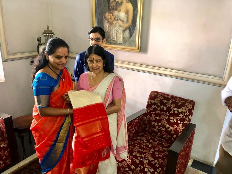 అనంత పద్మనాభస్వామిని దర్శించుకొన్న కవిత (ఫోటోలు)