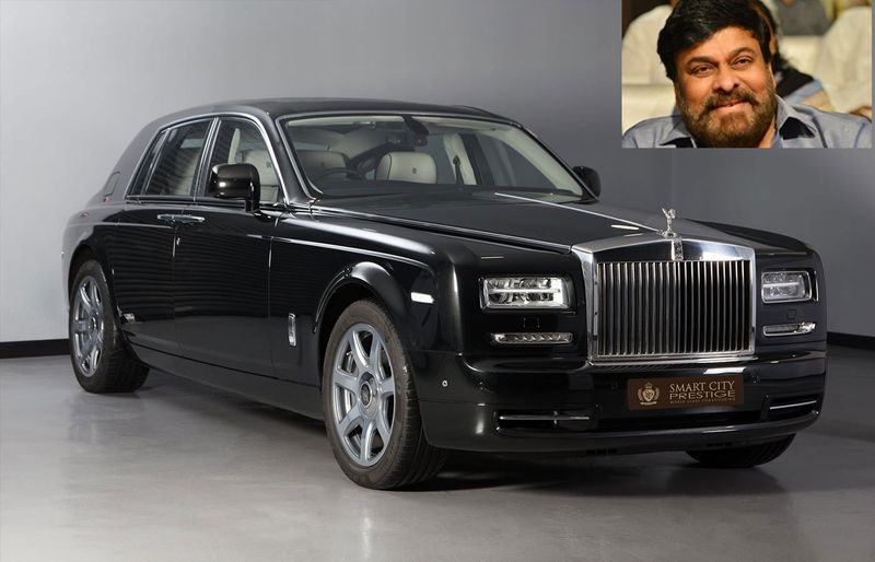 చిరంజీవి వాడే Rolls Royce Phantom కారుని రామ్ చరణ్ గిఫ్ట్ గా ఇచ్చాడు. దీని ఖరీదు రూ.3 కోట్లు.