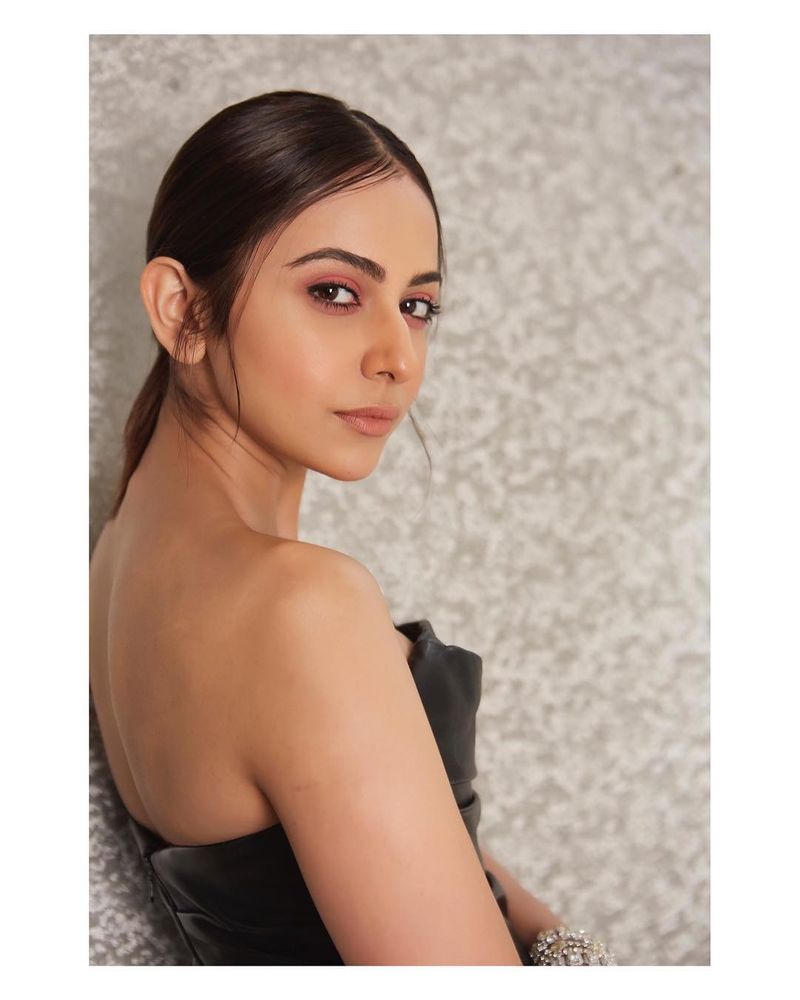 (Courtesy Instagram)రకుల్ లేటెస్ట్ ఫొటోలు