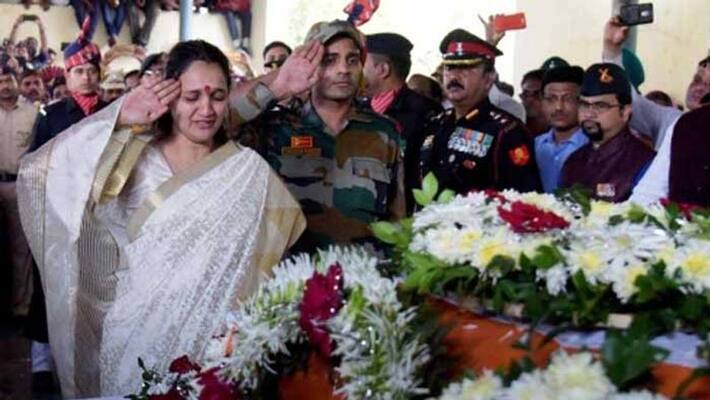 late major general prasad mahadik wife gauri mahadik join indian army late major general prasad mahadik wife gauri mahadik join indian army
