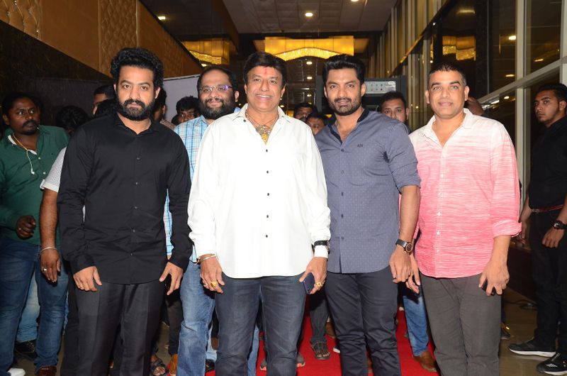 118 ప్రీ రిలీజ్ ఈవెంట్ ఫొటోస్ (తారక్ - బాలకృష్ణ )