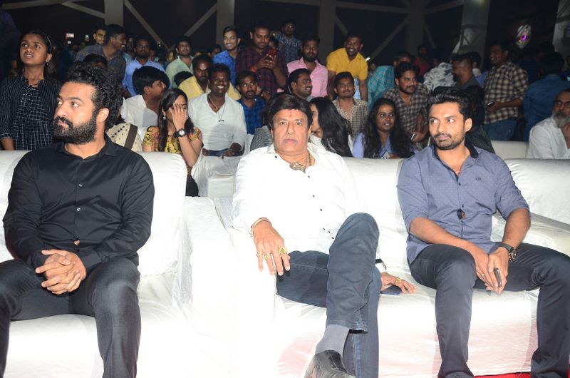 118 ప్రీ రిలీజ్ ఈవెంట్ ఫొటోస్ (తారక్ - బాలకృష్ణ )