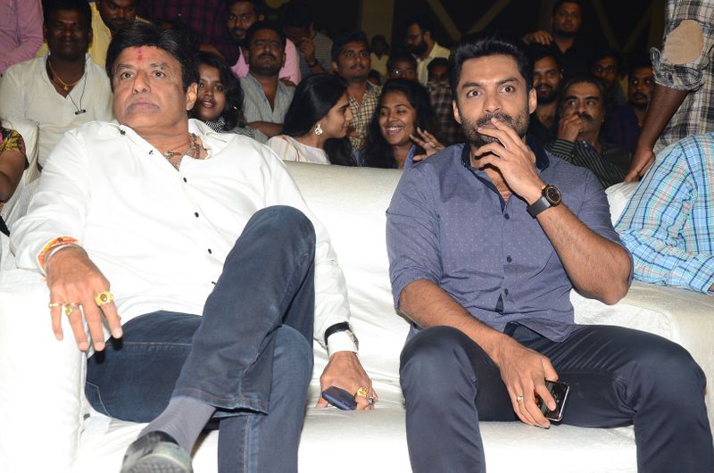 118 ప్రీ రిలీజ్ ఈవెంట్ ఫొటోస్ (తారక్ - బాలకృష్ణ )