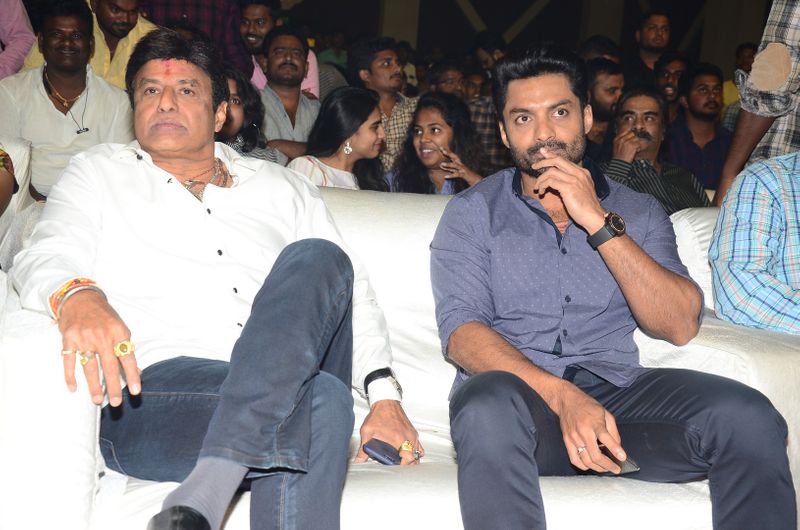 118 ప్రీ రిలీజ్ ఈవెంట్ ఫొటోస్ (తారక్ - బాలకృష్ణ )