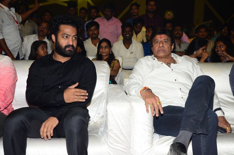 118 ప్రీ రిలీజ్ ఈవెంట్ ఫొటోస్ (తారక్ - బాలకృష్ణ )