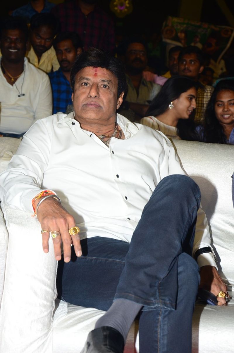 118 ప్రీ రిలీజ్ ఈవెంట్ ఫొటోస్ (తారక్ - బాలకృష్ణ )