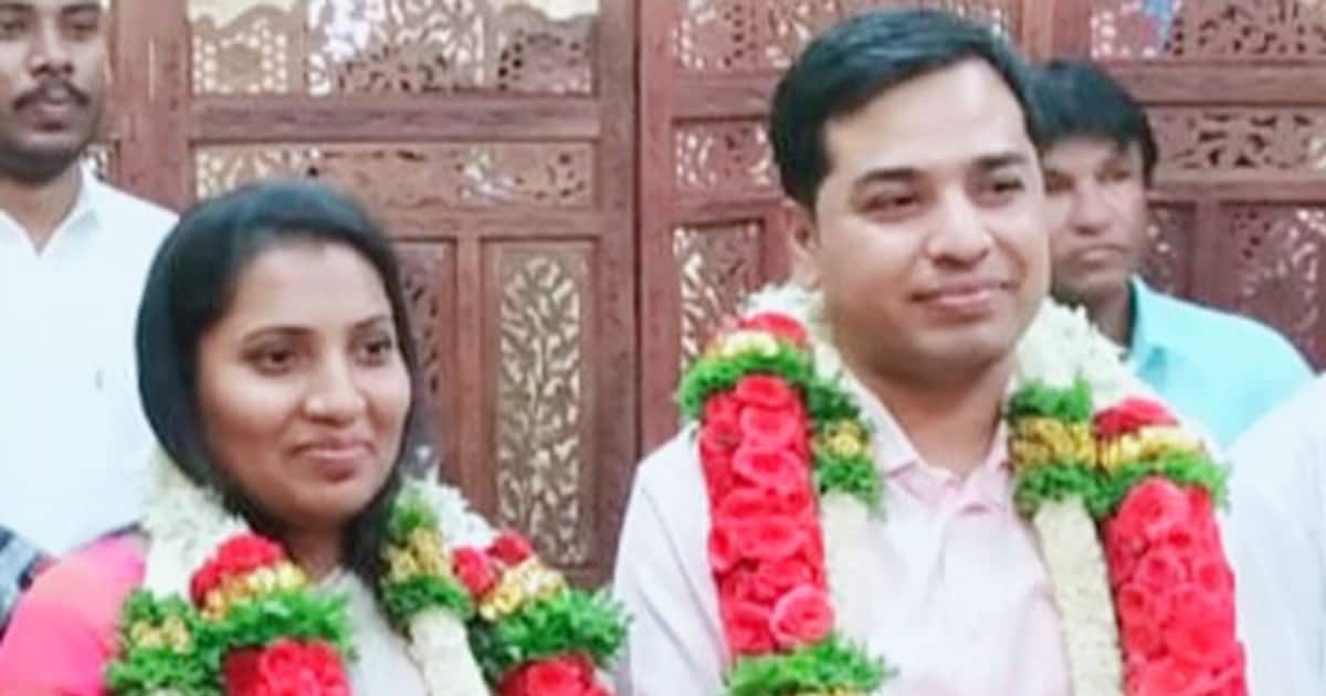 Two Hubbali Ias Officers Enter Wedlock In Simple Sub-registrar Office 