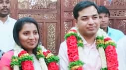 Two Hubbali IAS officers enter wedlock in simple sub-registrar office ceremony