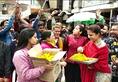 After the attack on Pakistan, workers of BJP Mahila Morcha distributed sweets